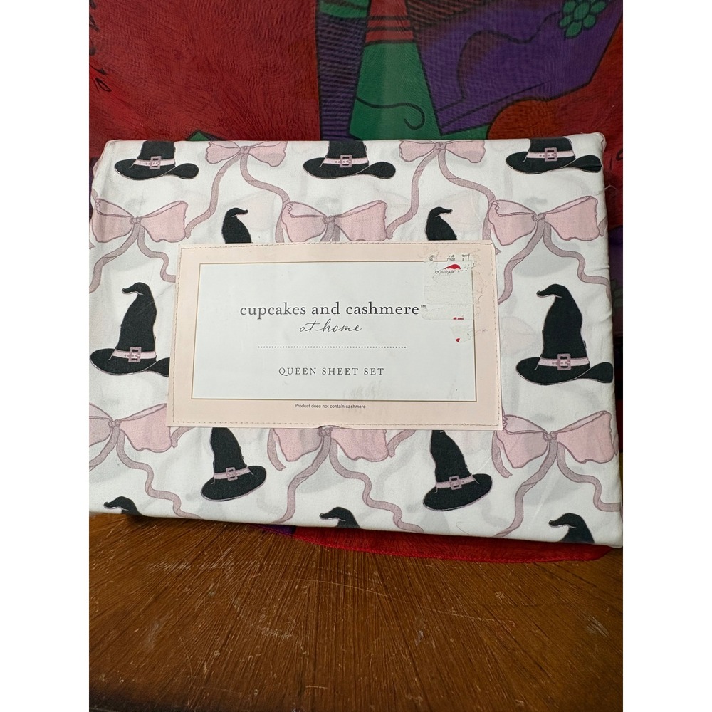 Cupcakes and Cashmere Queen Sheet Set Witch Hats Pink Bows Halloween 4pc NEW